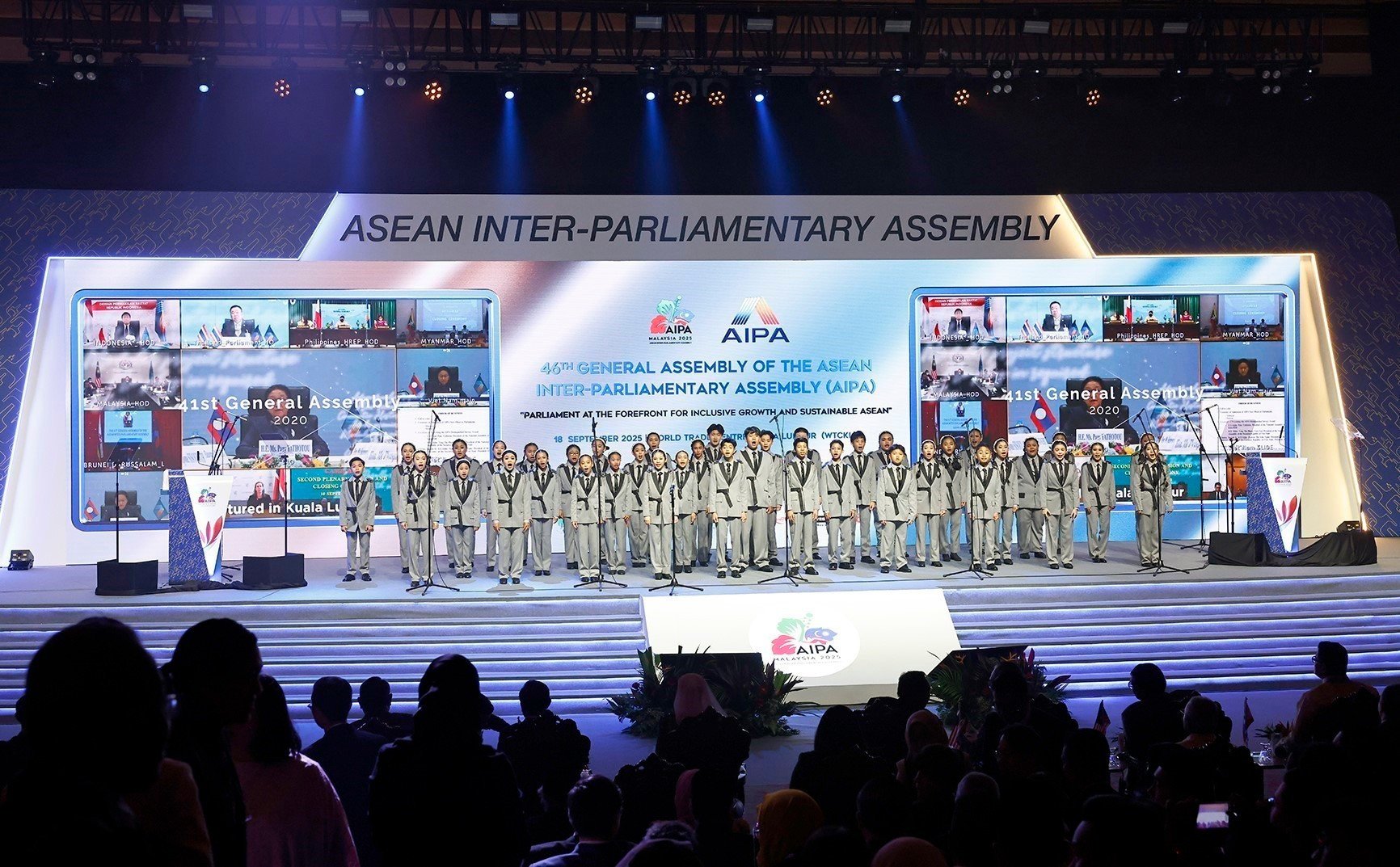 vna-potal-chu-tich-quoc-hoi-tran-thanh-man-du-le-khai-mac-dai-hoi-dong-aipa-46-8281862.jpg