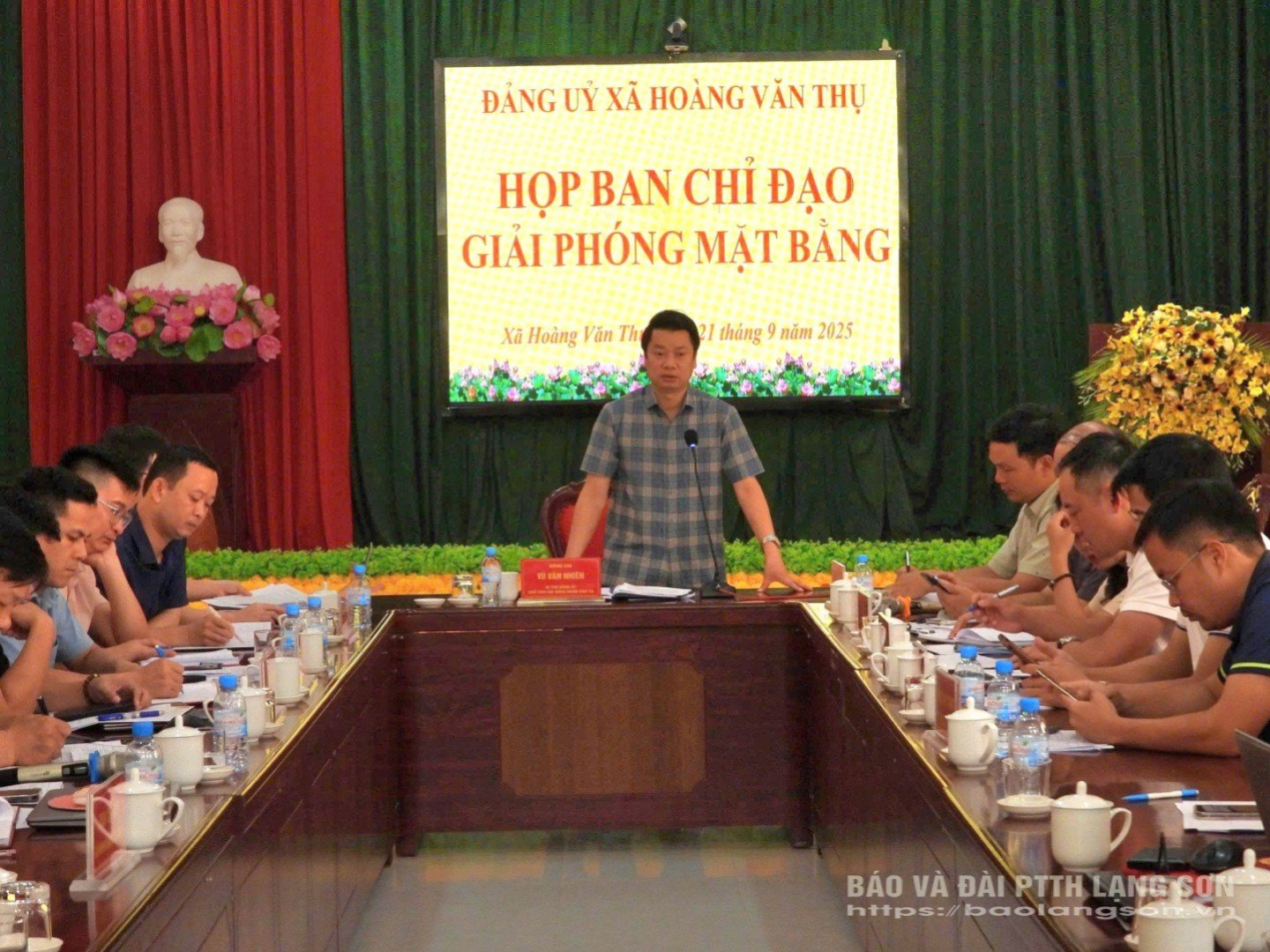 ប្រធាន​គណៈ​កម្មាធិការ​ដឹកនាំ​ឃុំ​បាន​ថ្លែង​សុន្ទរកថា​បិទ​កិច្ចប្រជុំ។