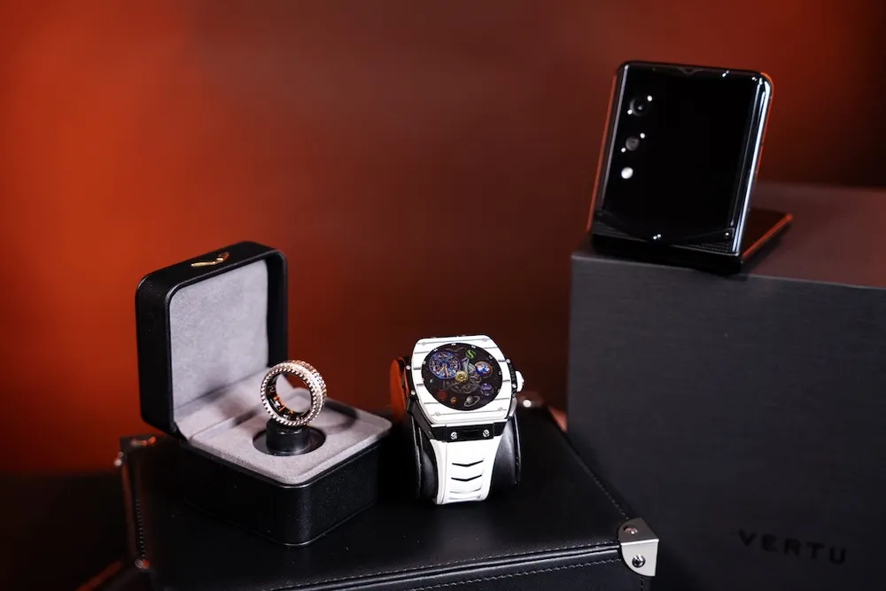 Vertu Vietnam - អំណោយប្រណិត set.jpg
