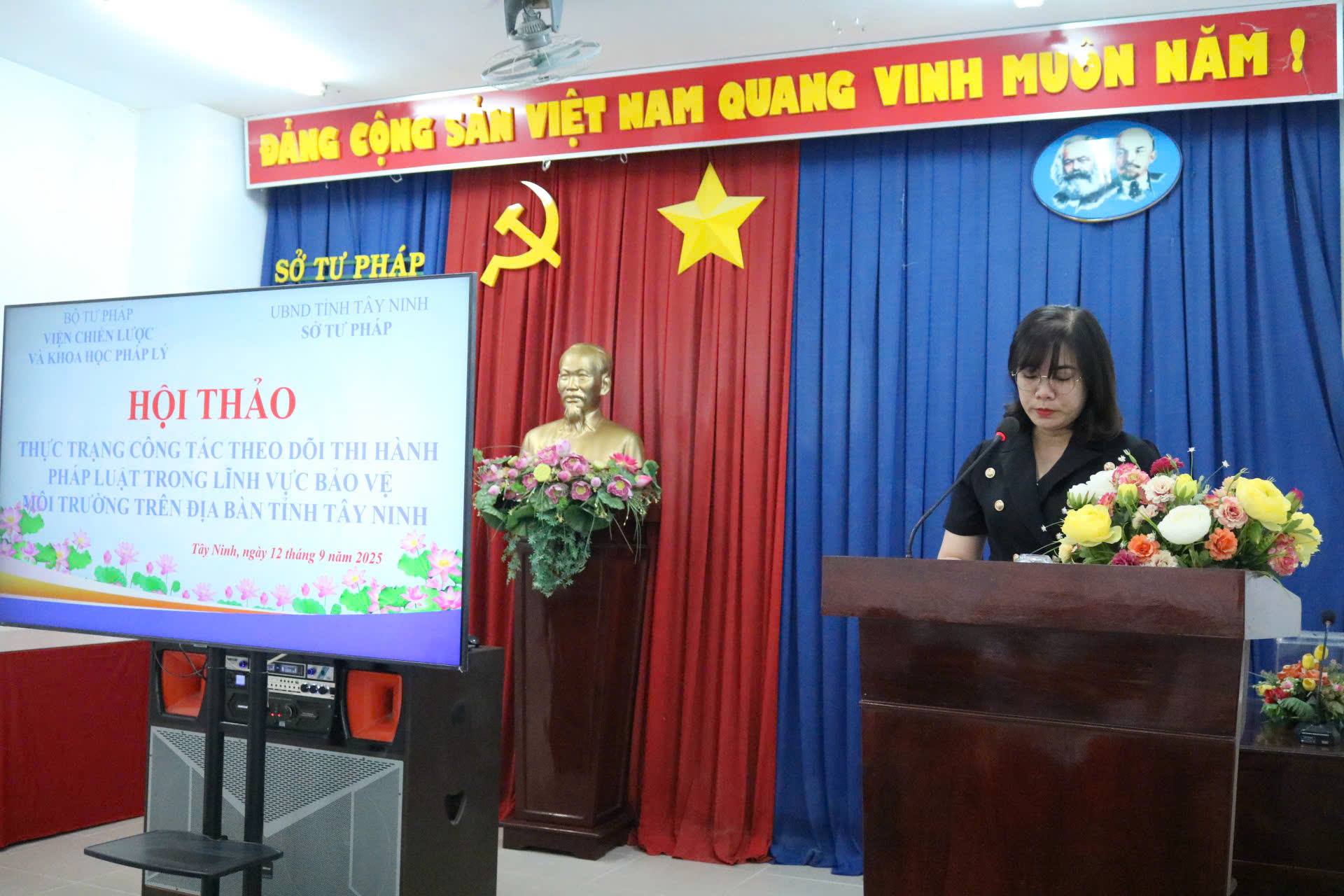 អង់គ្លេស៖ ព័ត៌មាន