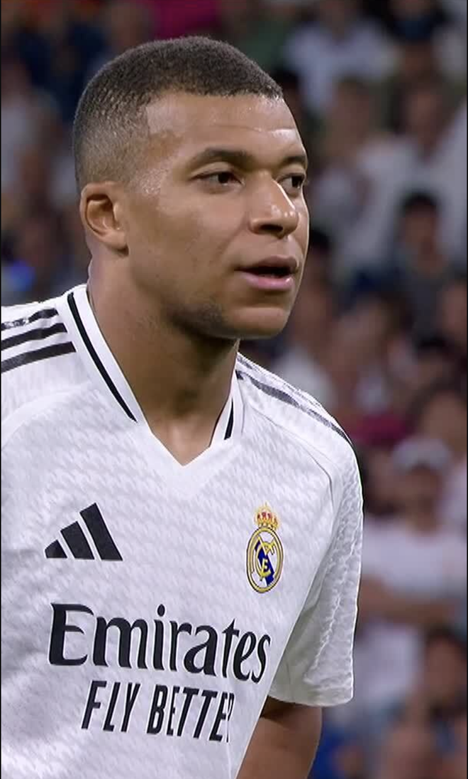 Lễ trao giải Quả bóng vàng 2025: Dembele, Mbappe, Pedri, Lewandowski vắng mặt- Ảnh 4.