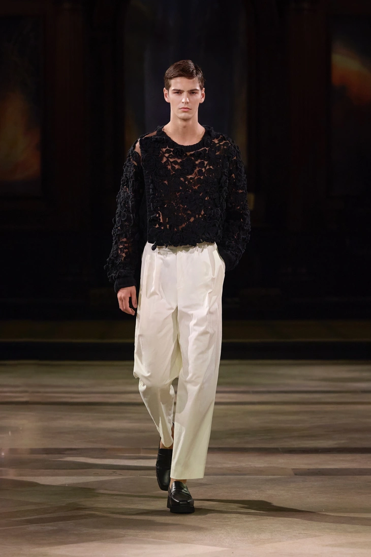 Nhà thiết kế Trần Hùng trình làng bộ sưu tập thứ 14 tại London Fashion Week - Ảnh 15.
