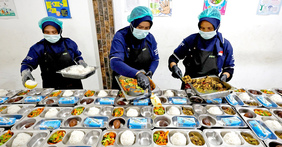 Hàng ngàn trẻ Indonesia ngộ độc trong chương trình bữa ăn miễn phí 10 tỉ USD