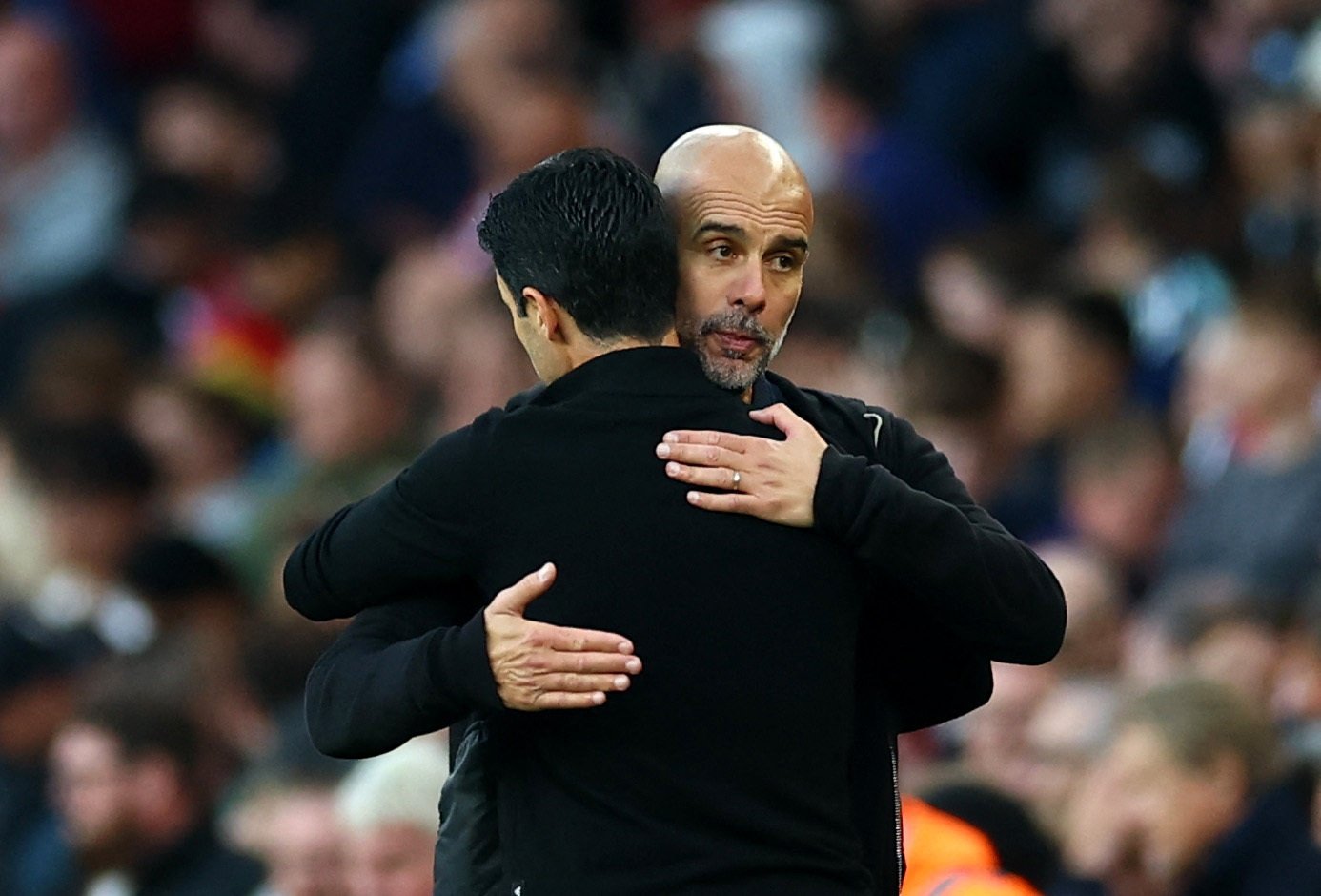 Guardiola 'dung xe bus' anh 2