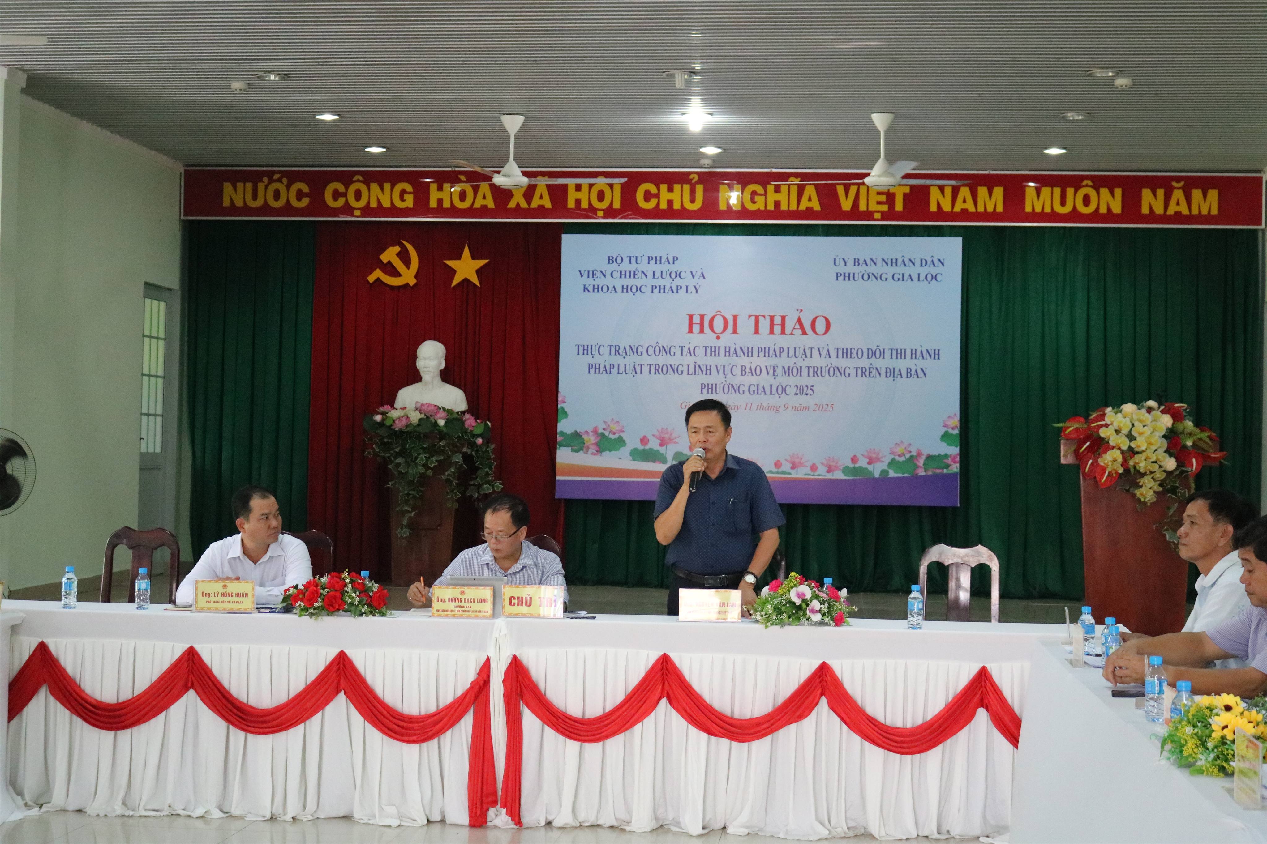 អង់គ្លេស៖ ព័ត៌មាន