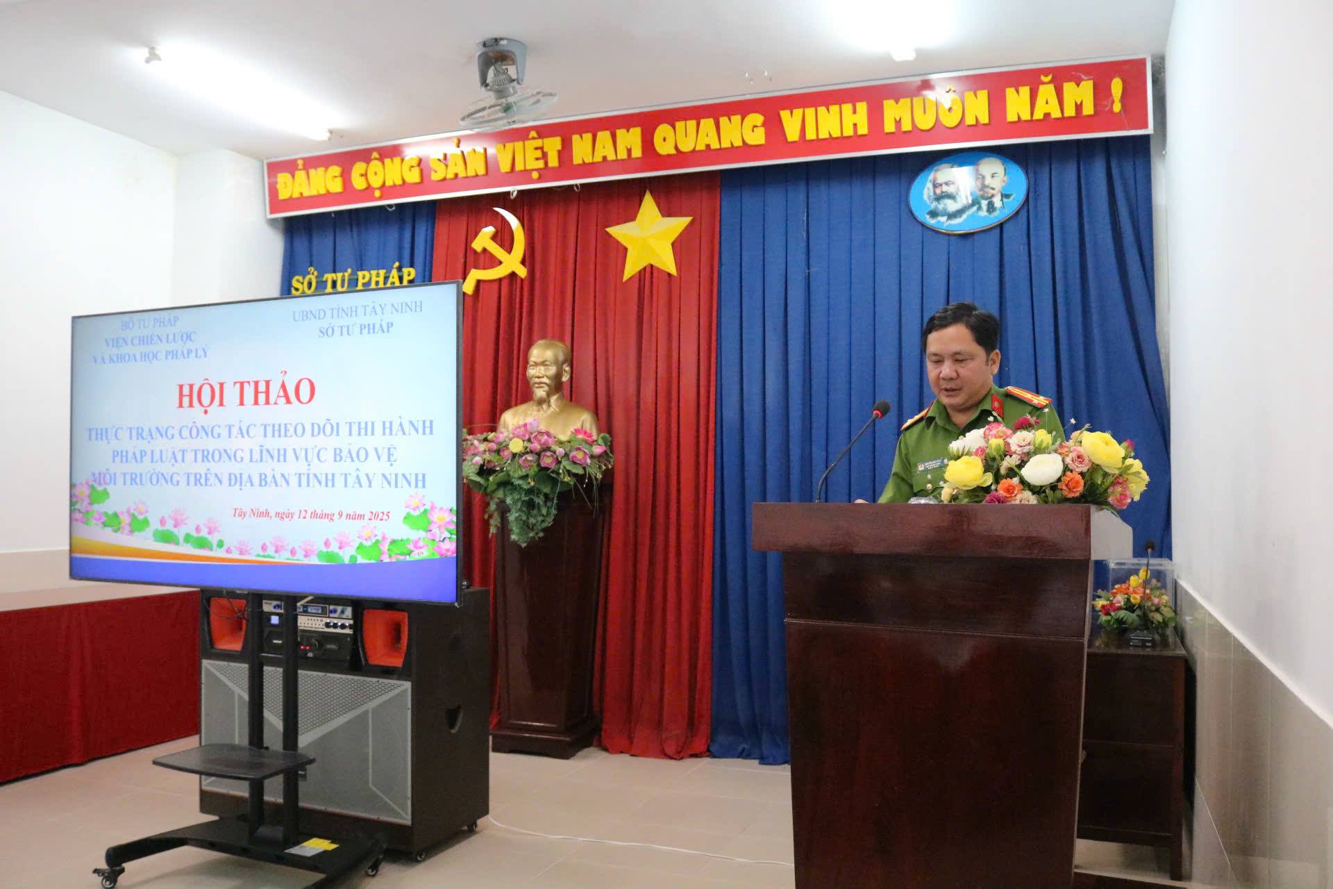 អង់គ្លេស៖ ព័ត៌មាន