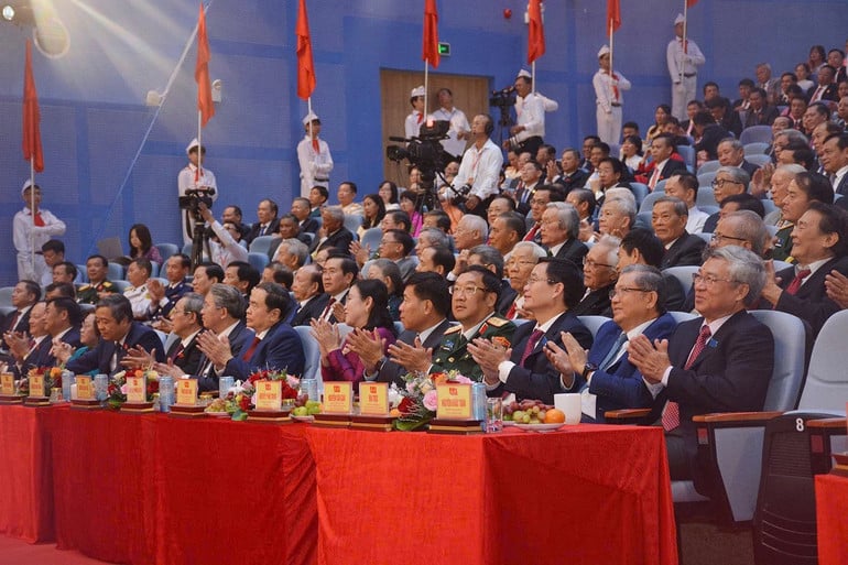 anh-anh-chuc-2.jpg