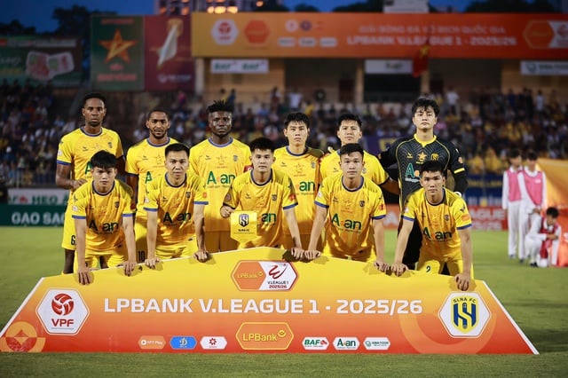 4 cựu vương V-League đua trụ hạng: Có HAGL, Đà Nẵng và đội nào nữa?- Ảnh 2.