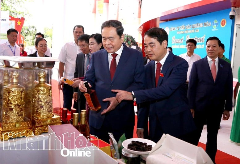 Khai mạc trọng thể Đại hội đại biểu Đảng bộ tỉnh Khánh Hòa lần thứ I, nhiệm kỳ 2025 - 2030- Ảnh 2.