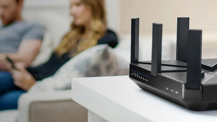 Router richtig einrichten – ein einfacher Trick, mit dem Ihre ganze Familie täglich schneller und stabiler auf das WLAN zugreifen kann. (Quelle: Yahoo)