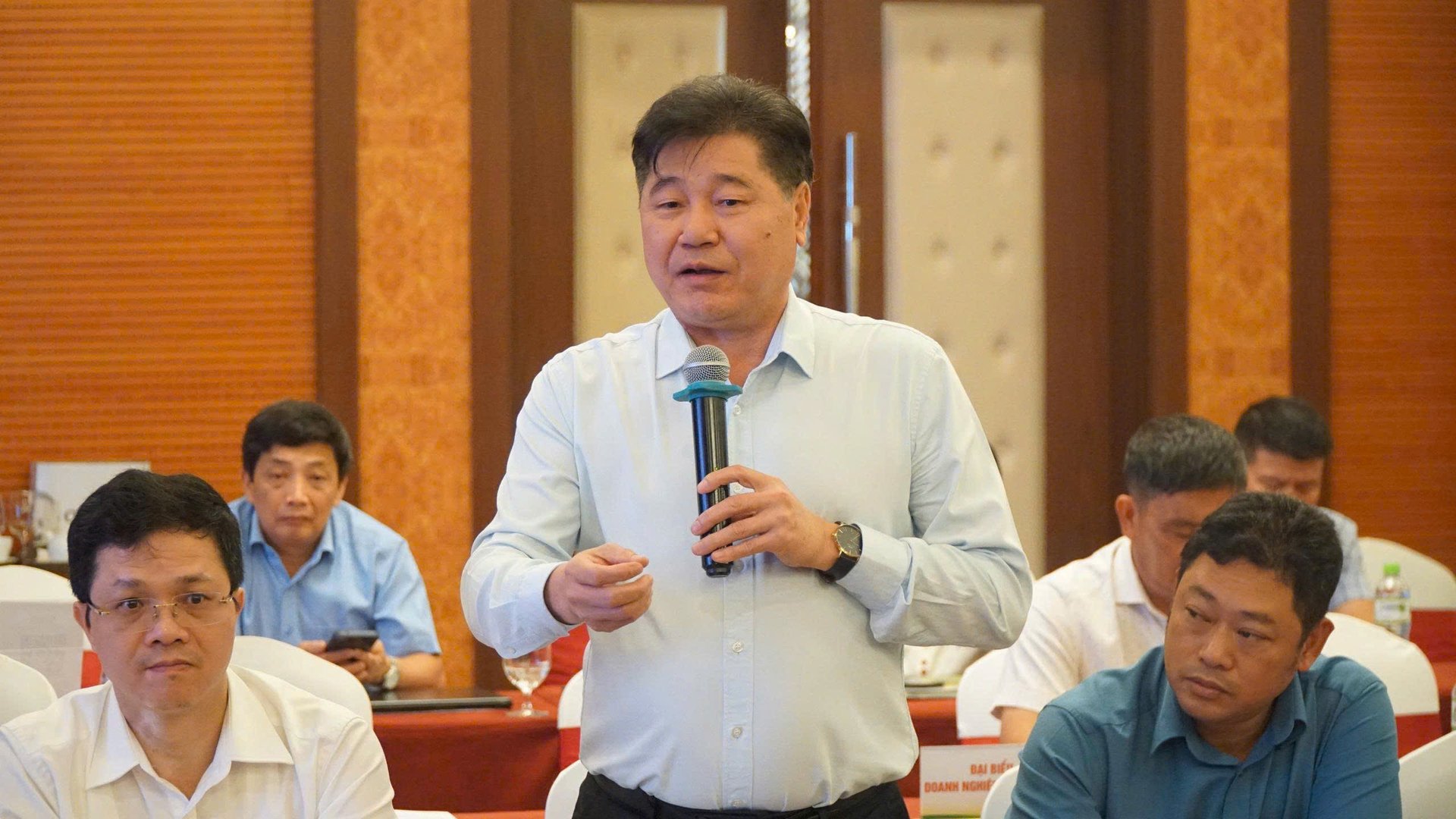 Ông Lê Quốc Thanh, Giám đốc Trung tâm Khuyến nông Quốc gia nhấn mạnh: Sản xuất nhãn Ánh vàng 205 muốn hiệu quả phải có cách tiếp cận đồng bộ, gắn chặt với thị trường. Ảnh: Đức Bình.