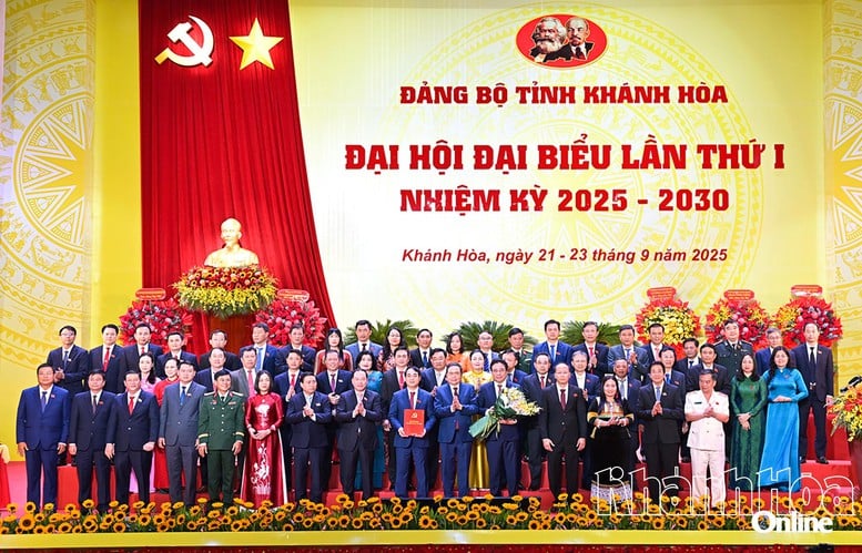 Khai mạc trọng thể Đại hội đại biểu Đảng bộ tỉnh Khánh Hòa lần thứ I, nhiệm kỳ 2025 - 2030- Ảnh 5.