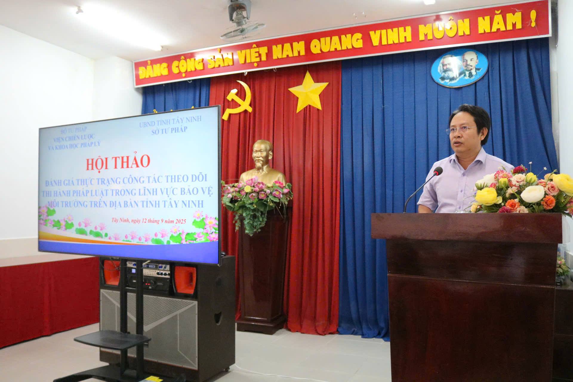 អង់គ្លេស៖ ព័ត៌មាន