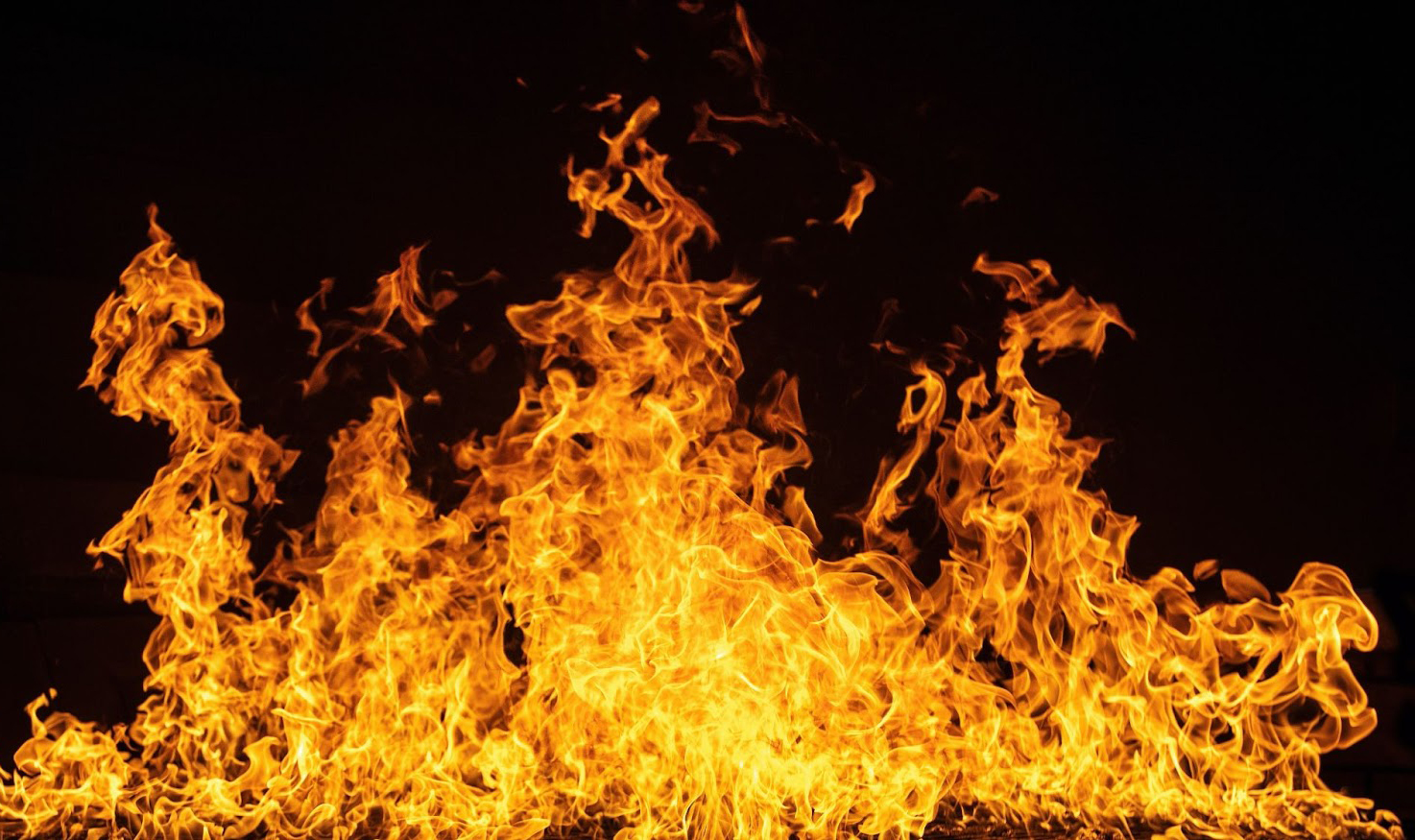 Dập tắt đám cháy lớn ở cơ sở chứa nguyên liệu chế biến thực phẩm tại Cần Thơ