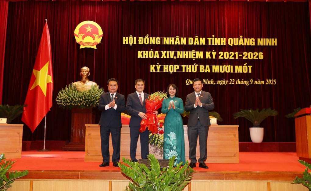 Ông Bùi Văn Khắng được bầu làm Chủ tịch UBND tỉnh Quảng Ninh - 1