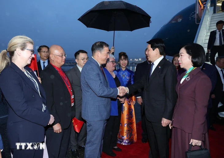 ប្រធានរដ្ឋ Luong Cuong មកដល់រដ្ឋ Washington ចាប់ផ្តើមដំណើរបំពេញទស្សនកិច្ចការងារនៅអាមេរិក - រូបថត ១.