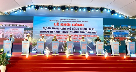 Can Tho startte en opende 18 projecten ter verwelkoming van het stadspartijcongres met een kapitaal 