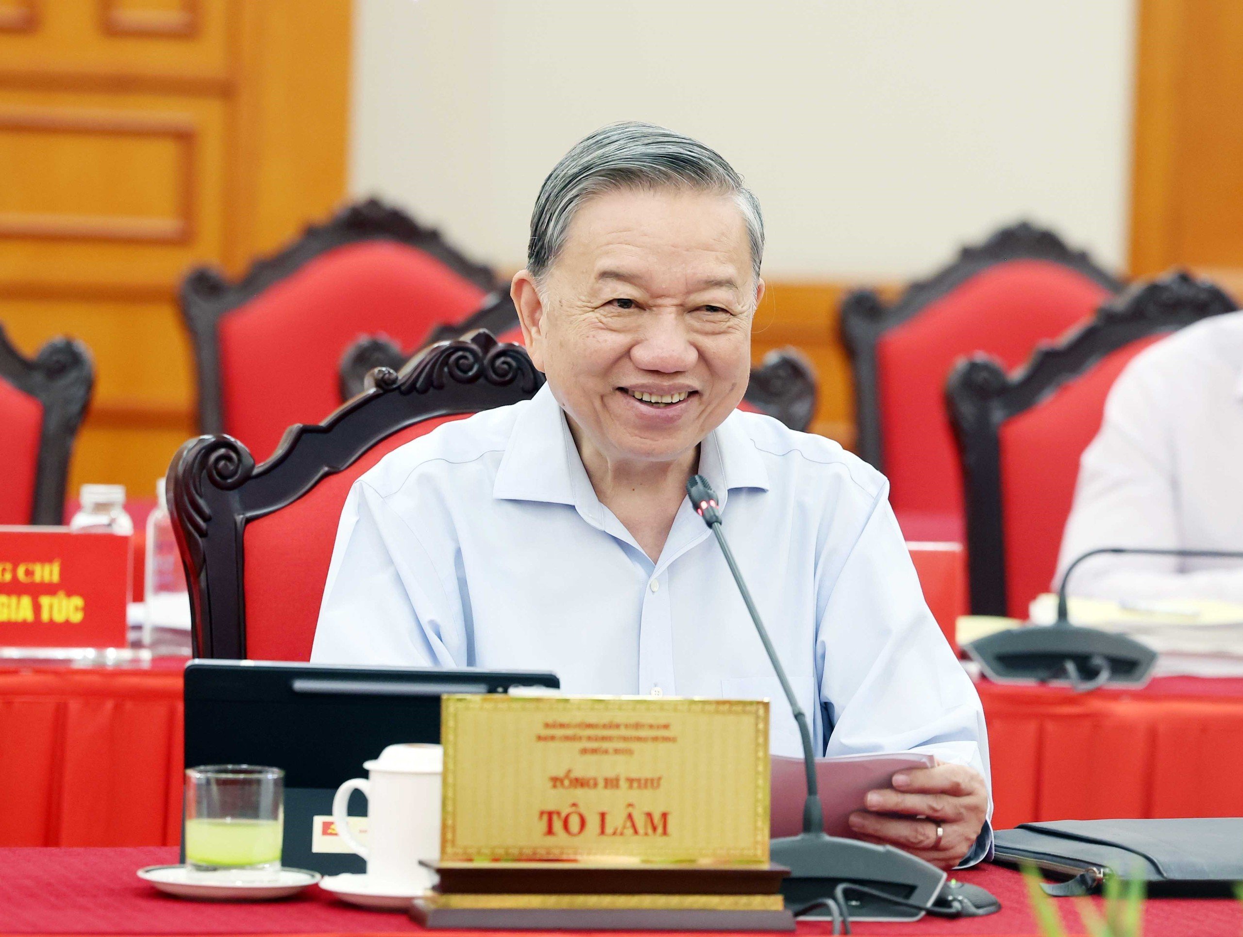 Bộ Chính trị cho ý kiến nhân sự Đảng bộ Chính phủ nhiệm kỳ 2025 - 2030- Ảnh 2.