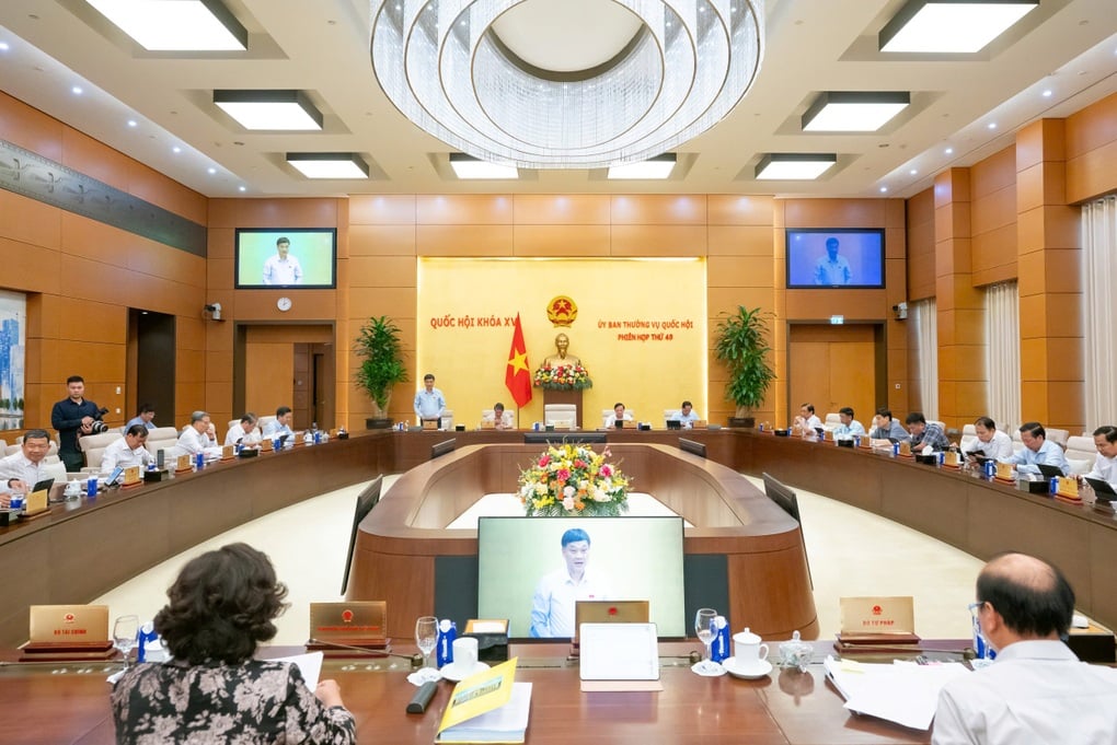 Thống đốc chia sẻ “câu chuyện khó” khi có sự cố rút tiền hàng loạt tại SCB - 1