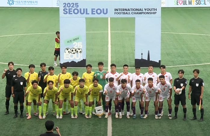 U18 Việt Nam kém may mắn khi thua đội bóng của Nhật Bản - Ảnh 2.