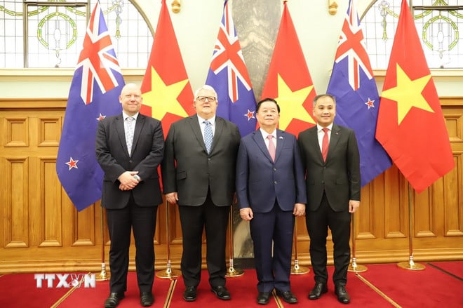 ttxvn-truong-ban-tuyen-giao-va-dan-van-trung-uong-nguyen-trong-nghia-tham-lam-viec-tai-new-zealand3.jpg