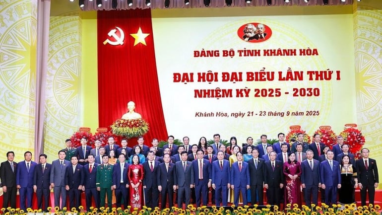 カインホア省国会議長、16-9629.jpg