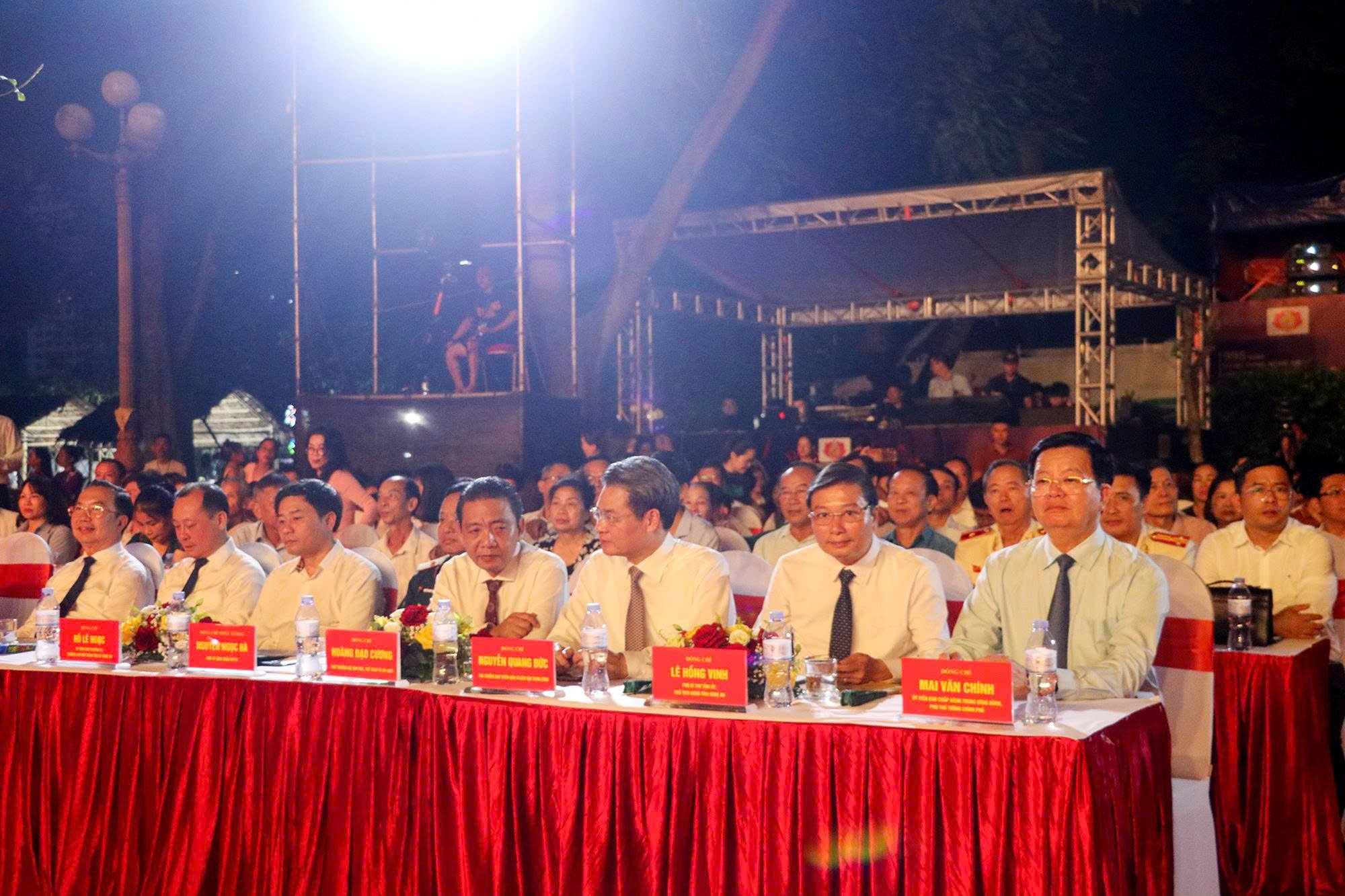 អង់គ្លេស៖ ព័ត៌មាន