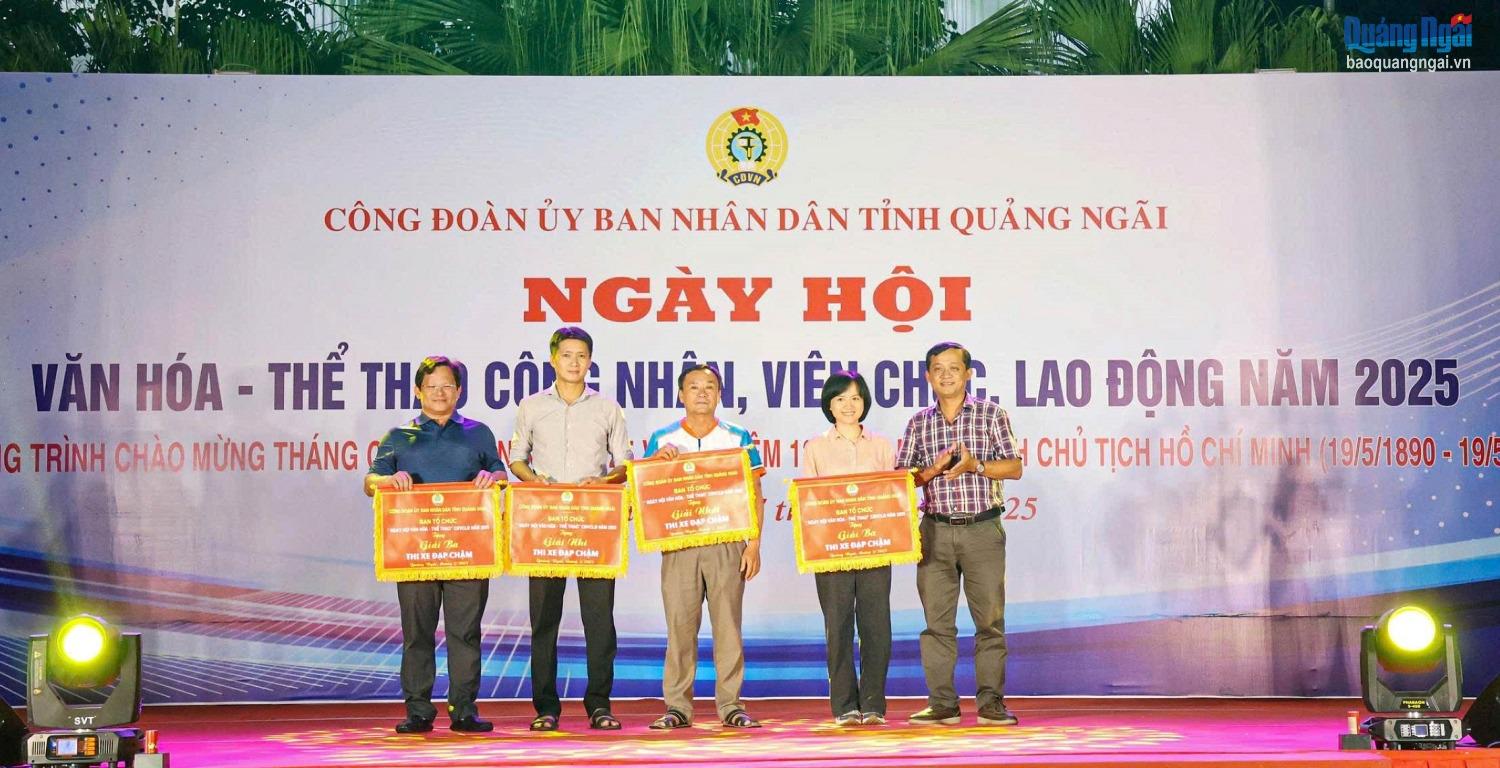 प्रांतीय क्षय रोग एवं फेफड़ा अस्पताल ने धीमी साइकिलिंग प्रतियोगिता में प्रथम पुरस्कार जीता।