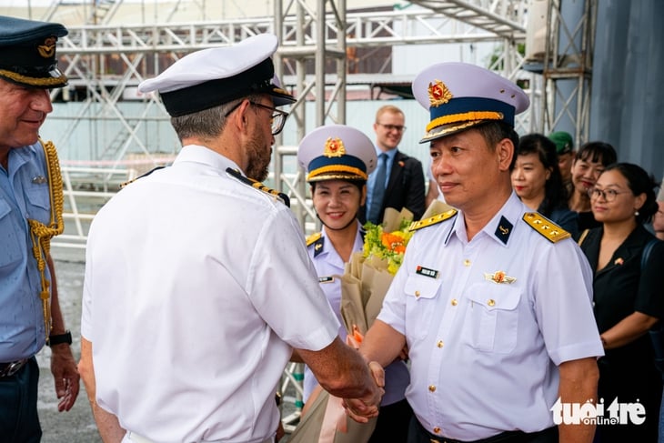 Tàu Hải quân Anh HMS Richmond trở lại TP.HCM sau 4 năm - Ảnh 2.