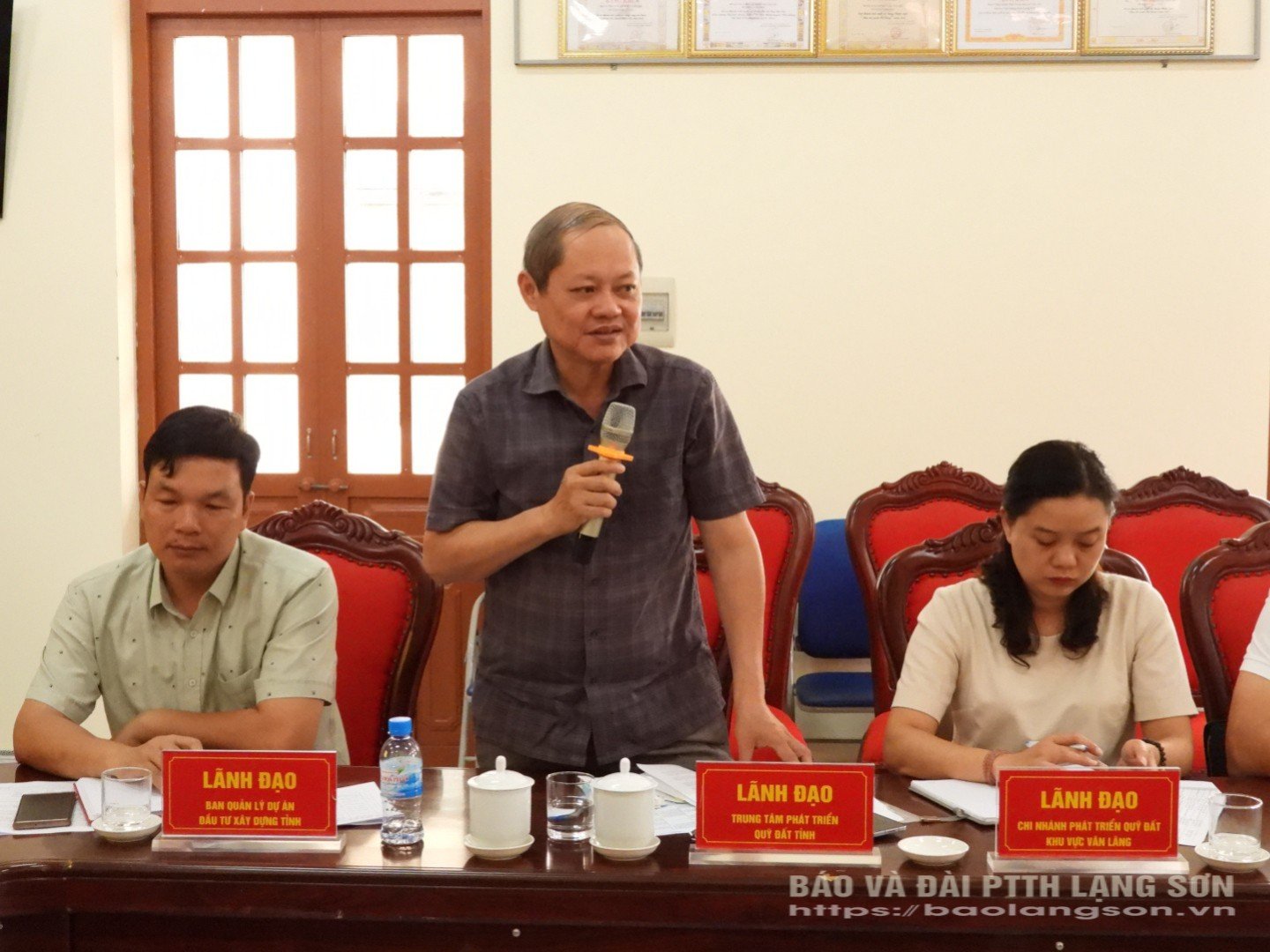 ថ្នាក់​ដឹកនាំ​មជ្ឈមណ្ឌល​អភិវឌ្ឍន៍​មូលនិធិ​ដី​ខេត្ត​បាន​ថ្លែង​ក្នុង​កិច្ច​ប្រជុំ