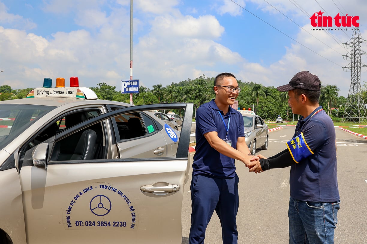 ចំណងជើងរូបថត