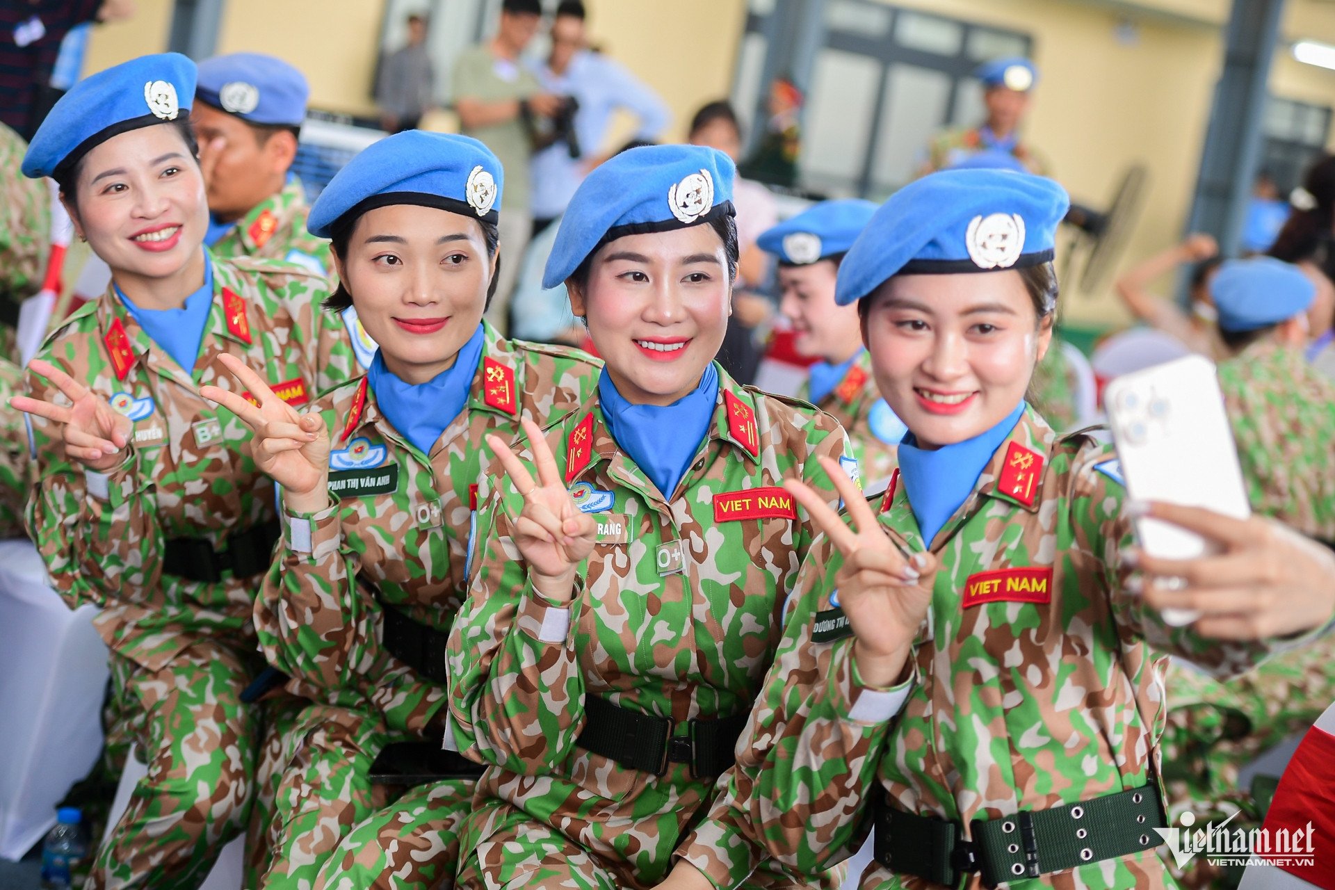 W-mũ nồi xanh   nguyễn huế 12.jpg
