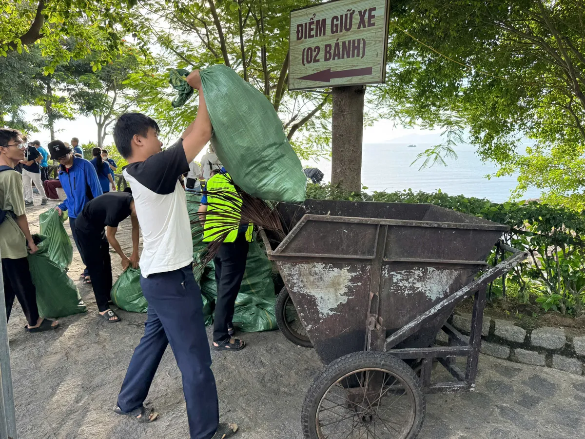 Khánh Hòa: Lan tỏa lối sống xanh, bảo vệ môi trường cảnh quan du lịch - Ảnh 3.