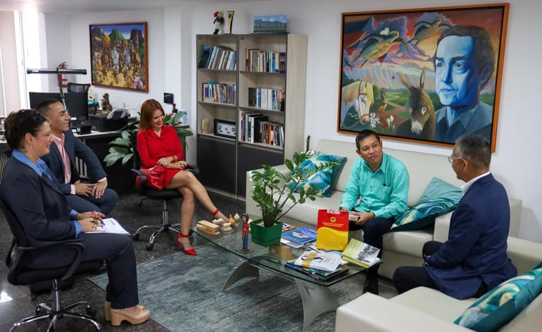 quang-canh-buoi-tiep-1.jpg