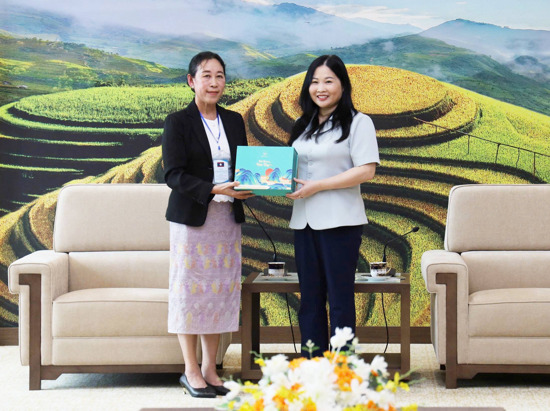 ខ្ញុំជឿអ្នក។