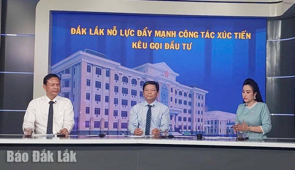 Các vị khách mời tham dự chương trình.