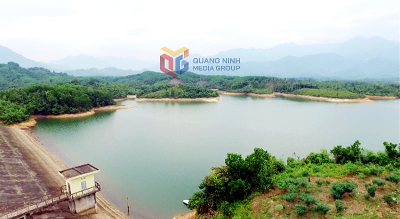 បឹង Truc Bai Son (ឃុំ Duong Hoa)។
