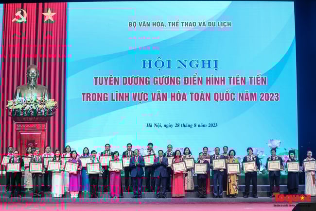 Phong trào thi đua yêu nước đã tạo ra khí thế mới, động lực mới cho việc thực hiện nhiệm vụ chính trị của Bộ VHTTDL - Ảnh 3.