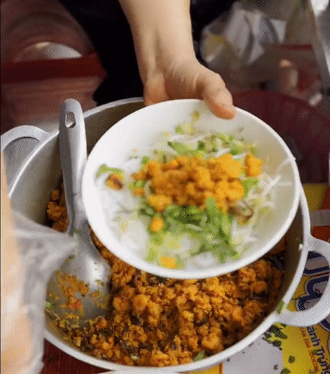គុយទាវបង្គា Quang Yen