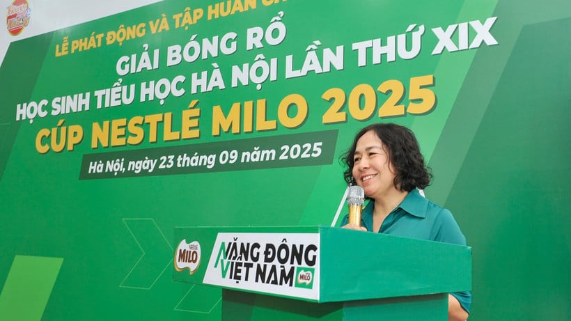 លោកស្រី Do Thi Thanh Binh និពន្ធនាយករងនៃកាសែតអ្នកត្រួសត្រាយវ័យក្មេង និងកុមារ បាននិយាយនៅក្នុងពិធីសម្ពោធ។