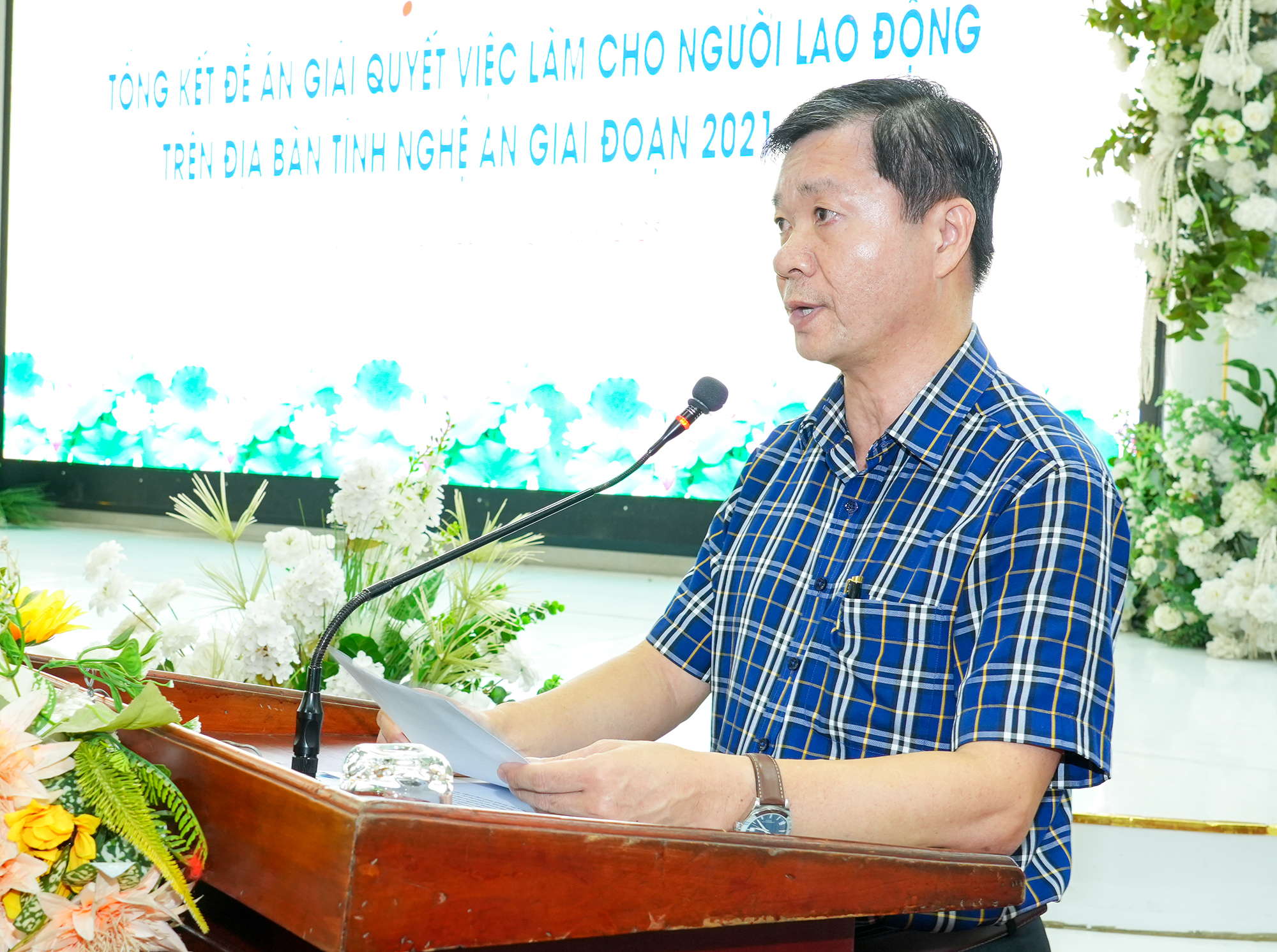 អង់គ្លេស៖ ព័ត៌មាន
