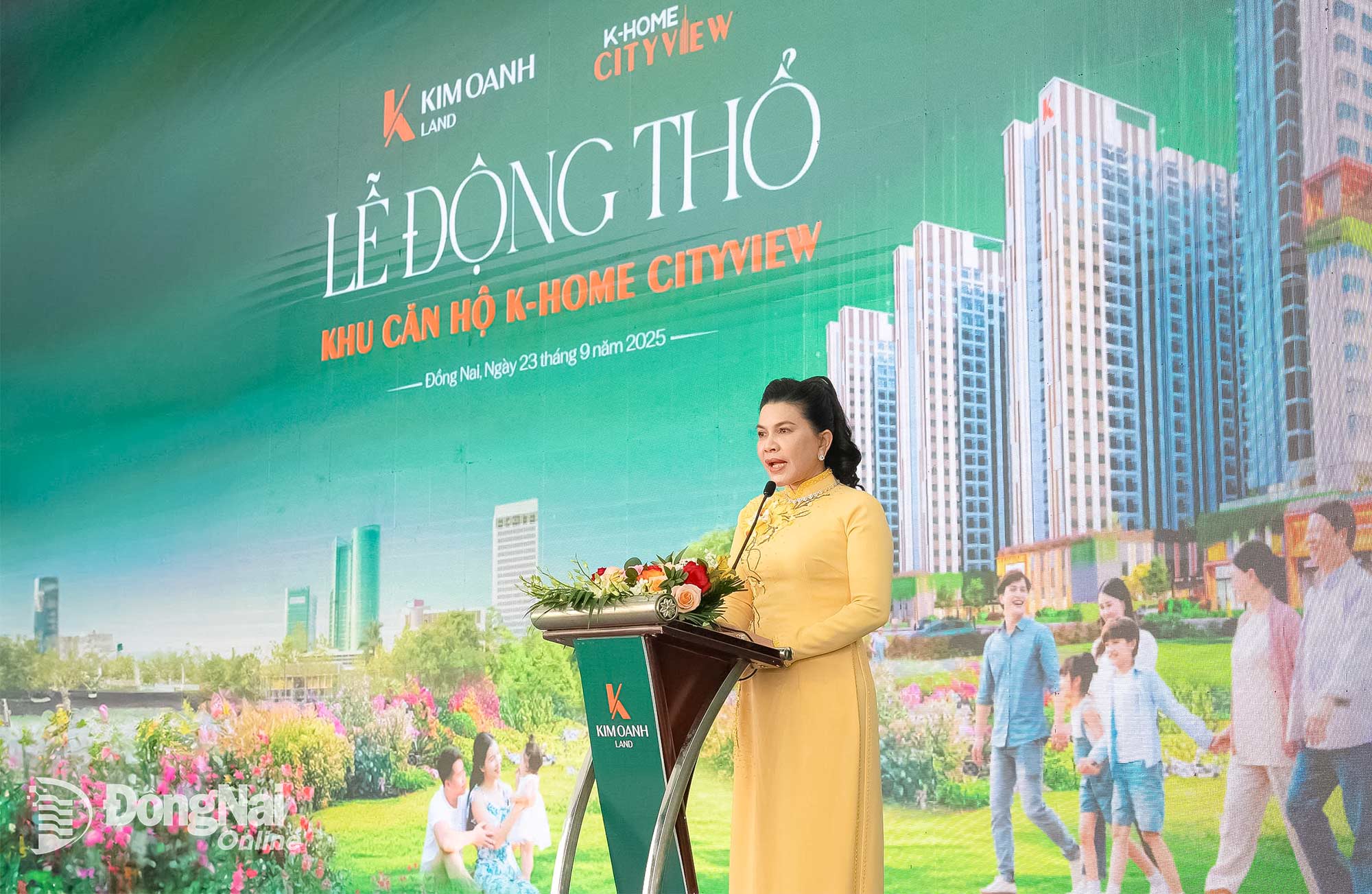 ប្រធានក្រុមប្រឹក្សាភិបាល អគ្គនាយកក្រុមហ៊ុន Kim Oanh Group Dang Thi Kim Oanh ថ្លែងនៅក្នុងពិធីបើកការដ្ឋានសាងសង់អគារផ្ទះល្វែង K-Home Cityview ។ រូបថត៖ Ban Mai