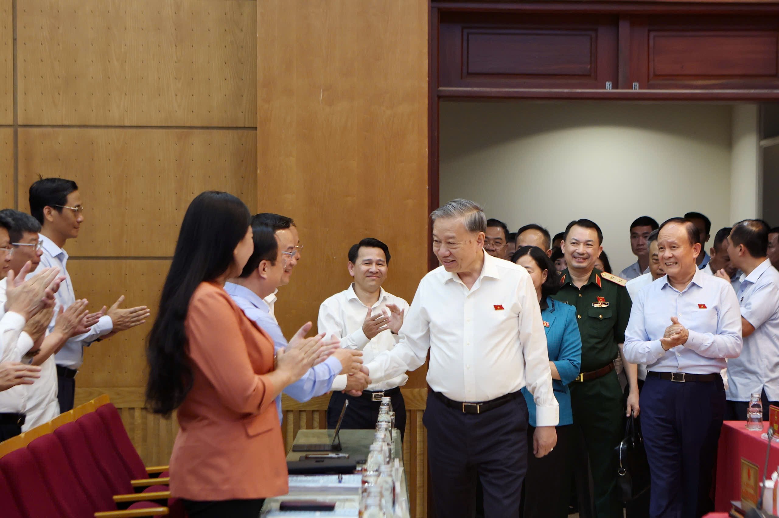 Tổng Bí thư: “Phải giảm bớt các kỳ thi, thi gì lắm thế!” - 2