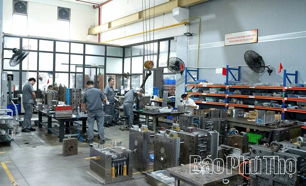 CNCTech Thang Long - ត្រួសត្រាយផ្លូវក្នុងការផលិតបៃតង