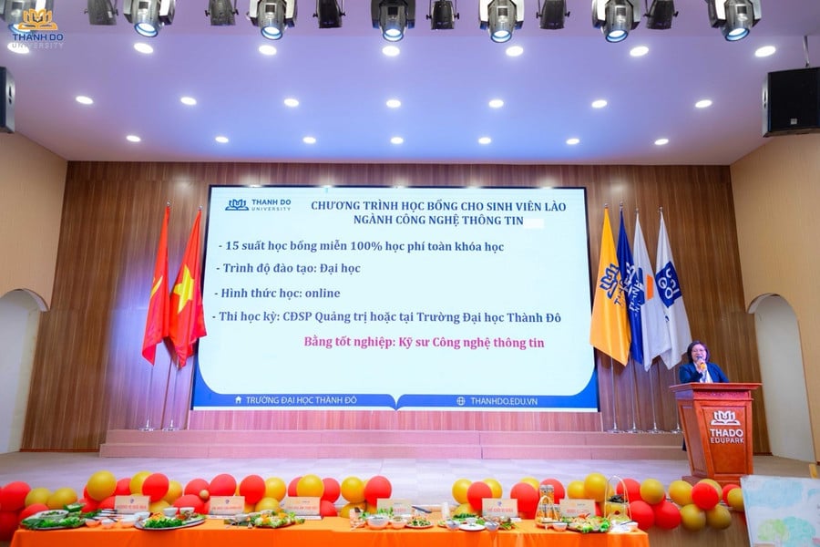 be-mac-chuong-trinh-giao-luu-sv-qt5.jpg