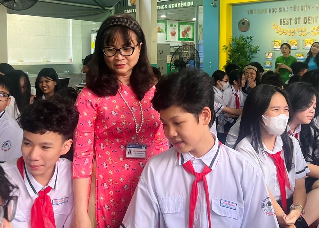 មនុស្ស​ជា​ច្រើន​ជឿ​ថា ដោយសារ​ការ​វាយ​ដំ​និង​ការ​ជេរ​ប្រមាថ​របស់​គ្រូ ទើប​ក្លាយ​ជា​មនុស្ស​ល្អ - ២
