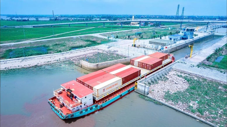 Đẩy mạnh vận tải thủy và đường sắt: Bước đi chiến lược cho logistics xanh- Ảnh 1.