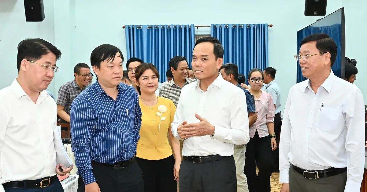 Bí thư Thành ủy TPHCM Trần Lưu Quang: Các đồng chí cứ nhắn tin đến số điện thoại tôi, tôi hứa sẽ chuyển sự việc đến đúng địa chỉ cần giải quyết
