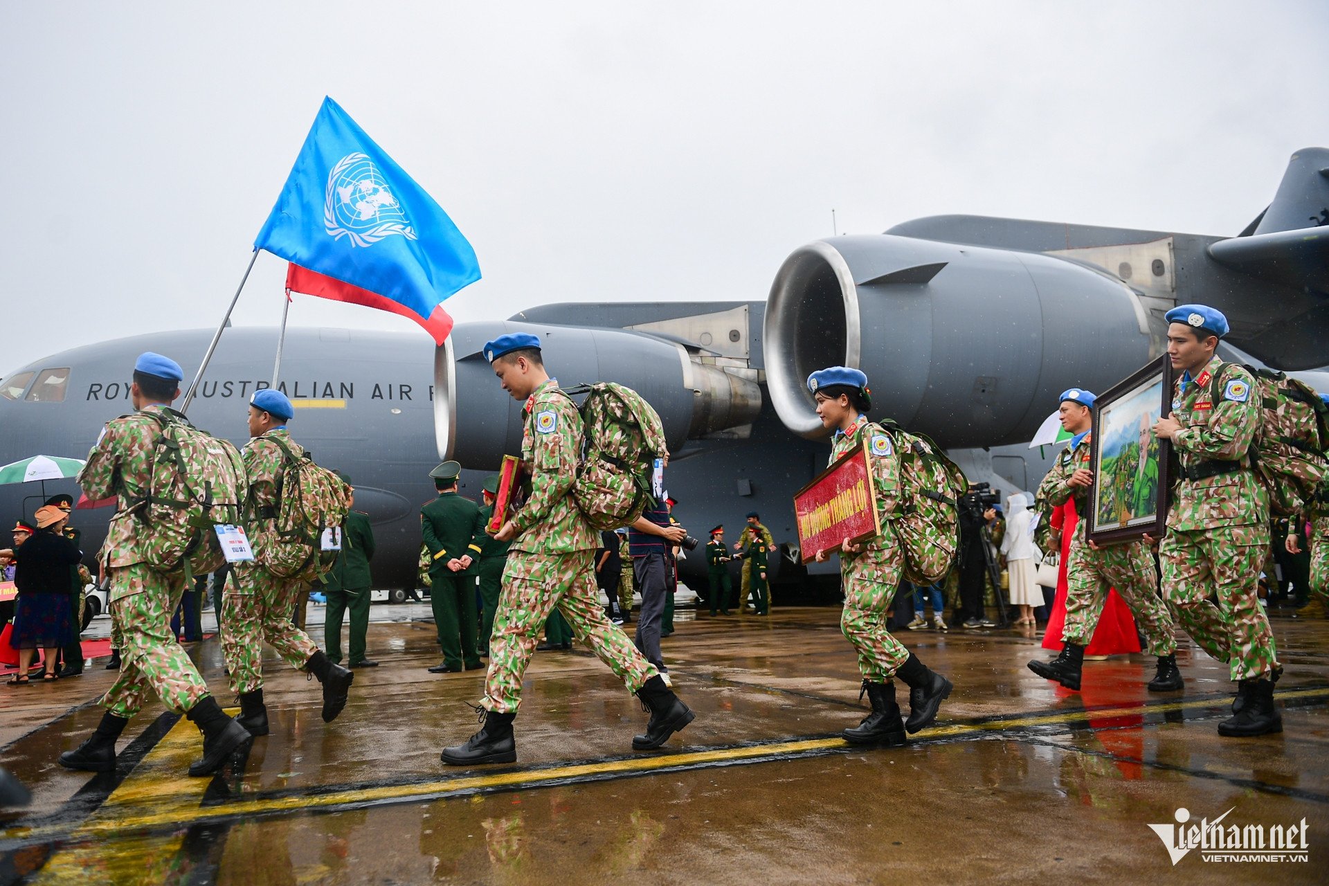 W-mũ nồi xanh   nguyễn huế 31.jpg