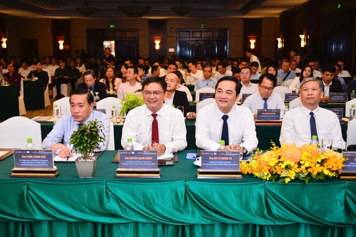 Tận dụng đúng lợi thế, TP.HCM sẽ thành 'rồng ba đầu' mạnh mẽ - Ảnh 1.